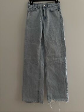 Zara Light Wash Denim Jeans